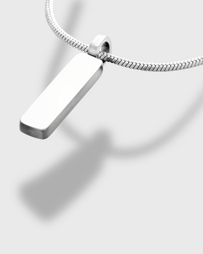 JAMES CLUB – SQUARE CHAIN PENDANT